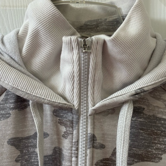 Athleta Triumph Grey Camo Full Zip Fleece Lined Hoodie Jacket Women’s M Cozy - Picture 9 of 14